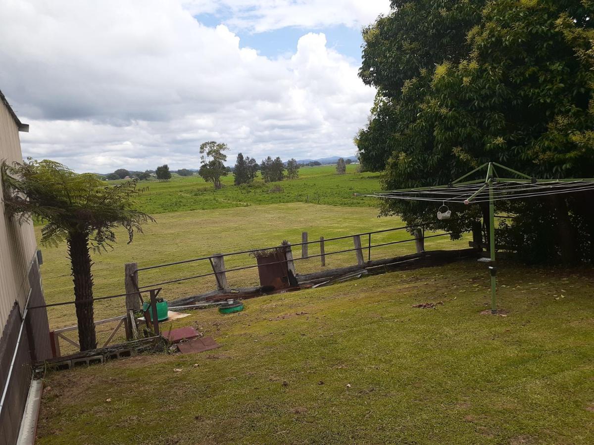 Quiet Property By The River Bed & Breakfast Kempsey Exterior photo